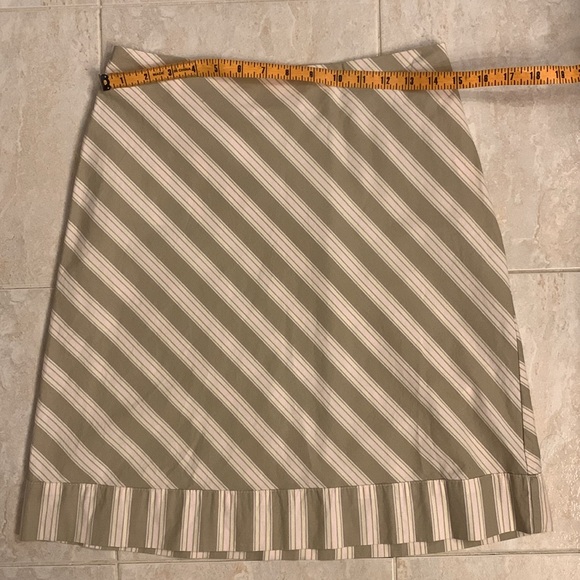 Roxy Quicksilver knee length skirt - Picture 6 of 7